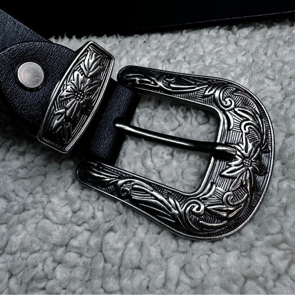 Black western Coastal Cowboy  belt ornate buckle faux leather. NWOT